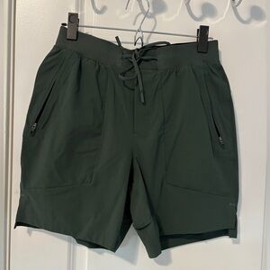 Lululemon Shorts License to Train 7" Size Small